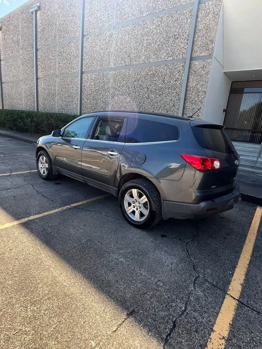 2011 Chevrolet Traverse - Image 5 of 8