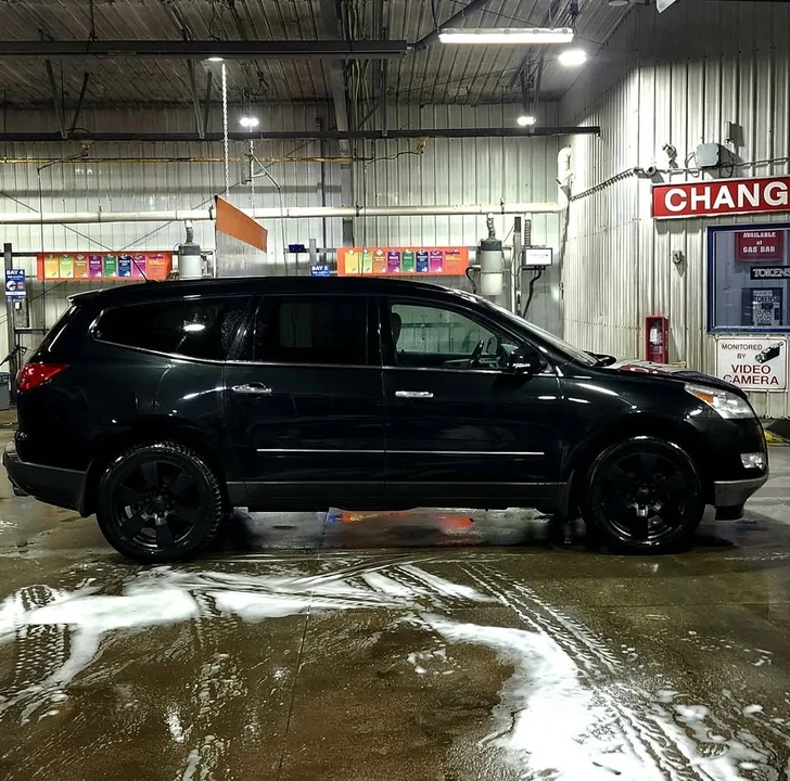 2011 Chevrolet Traverse - Image 4 of 12