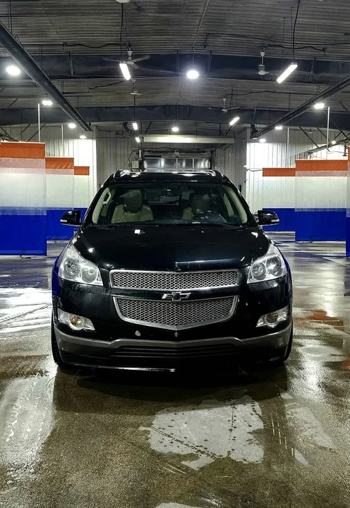 2011 Chevrolet Traverse - Image 2 of 12
