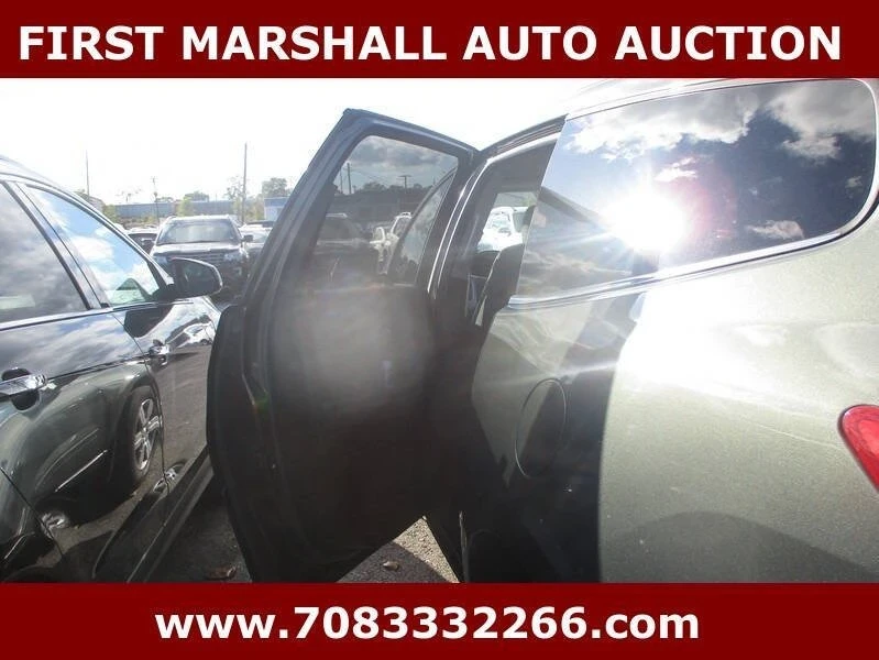 2011 Chevrolet Traverse - Image 4 of 9