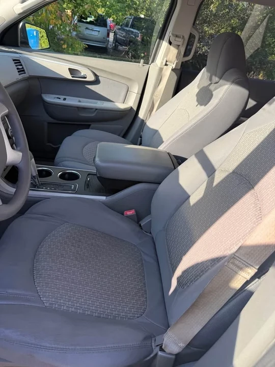 2011 Chevrolet Traverse - Image 10 of 16