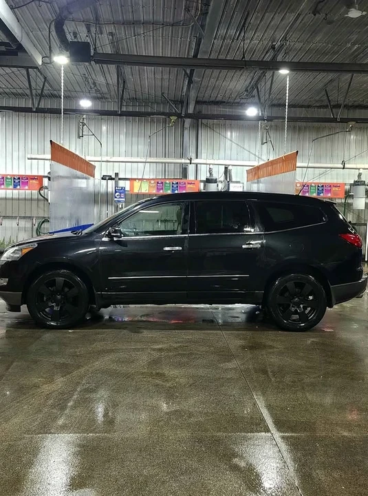 2011 Chevrolet Traverse - Image 3 of 12