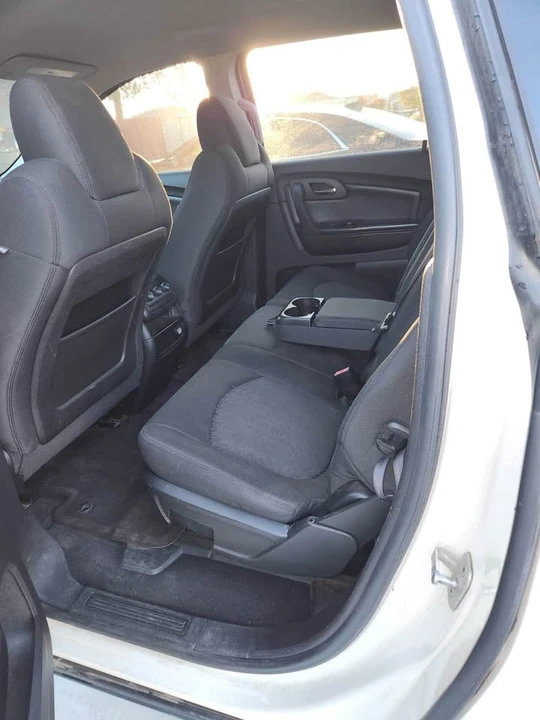 2011 Chevrolet Traverse - Image 6 of 11