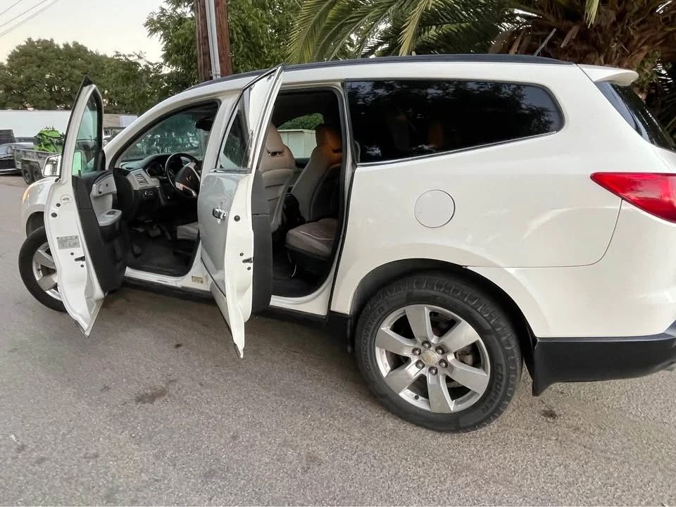 2011 Chevrolet Traverse - Image 5 of 10