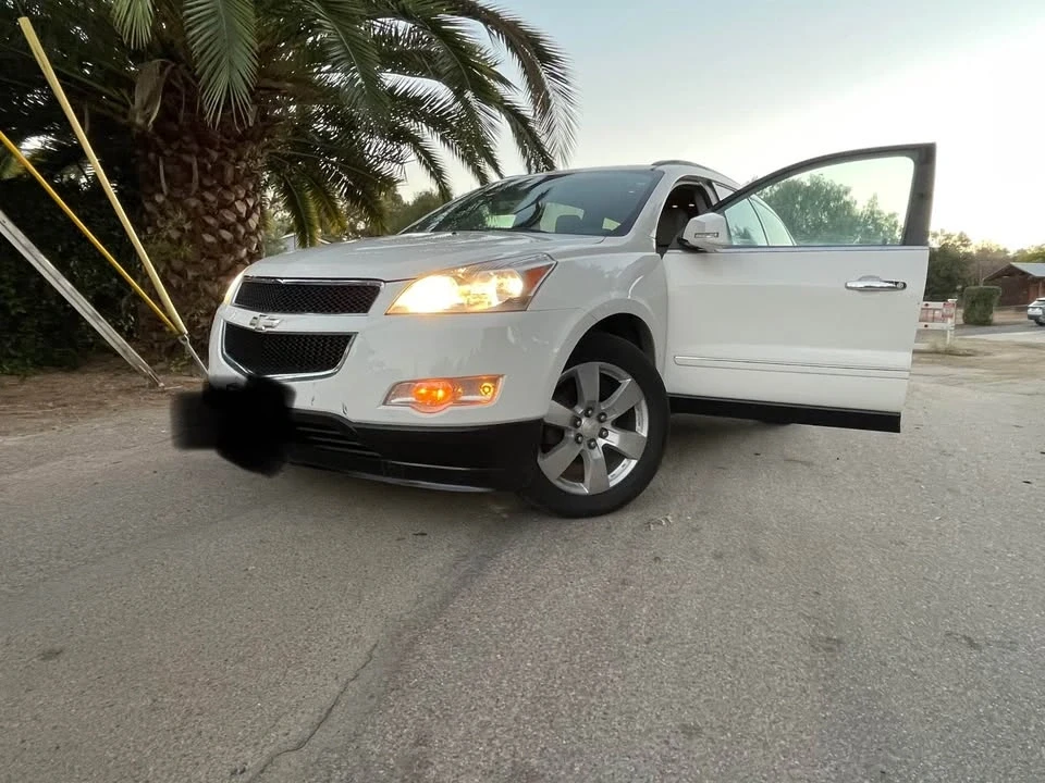 2011 Chevrolet Traverse - Image 5 of 12