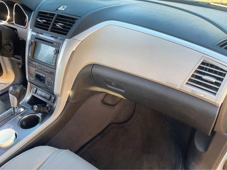 2011 Chevrolet Traverse - Image 10 of 12