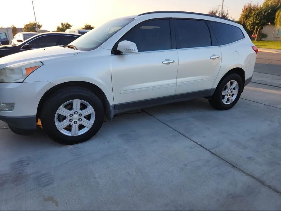 2011 Chevrolet Traverse - Image 10 of 11