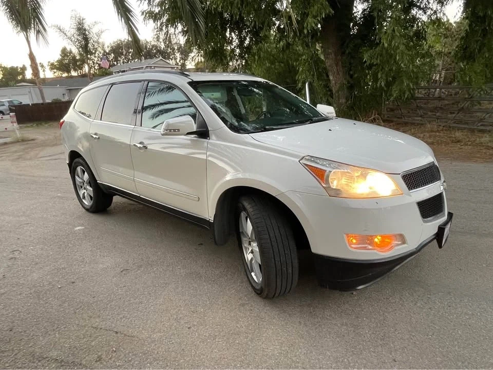 2011 Chevrolet Traverse - Image 3 of 12