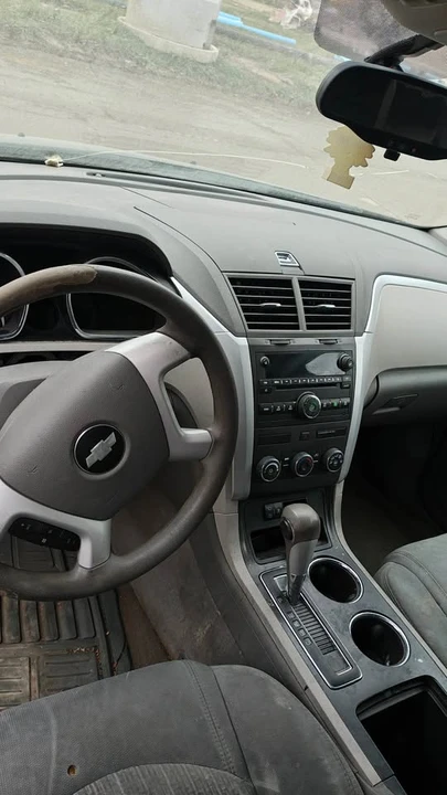2011 Chevrolet Traverse - Image 5 of 8