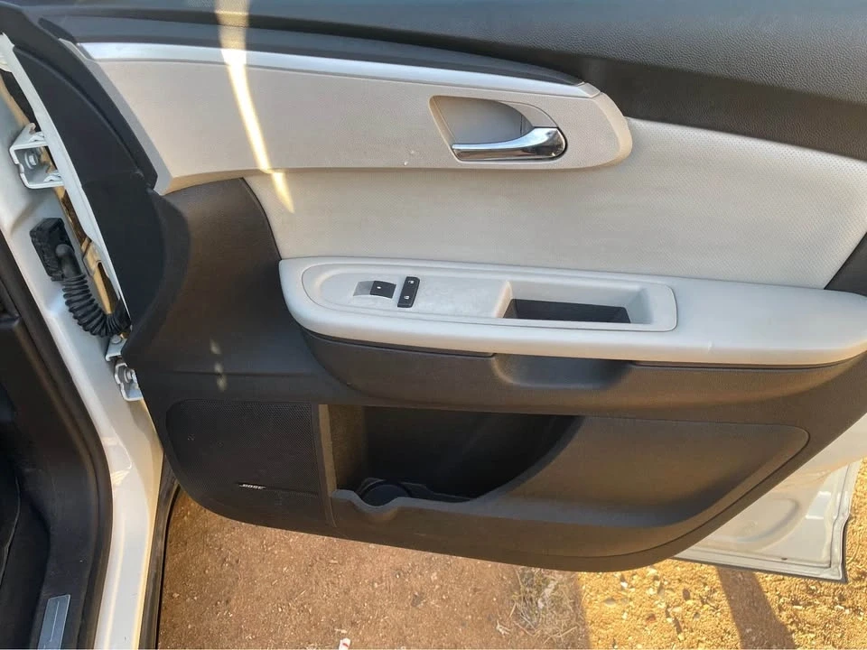 2011 Chevrolet Traverse - Image 11 of 12