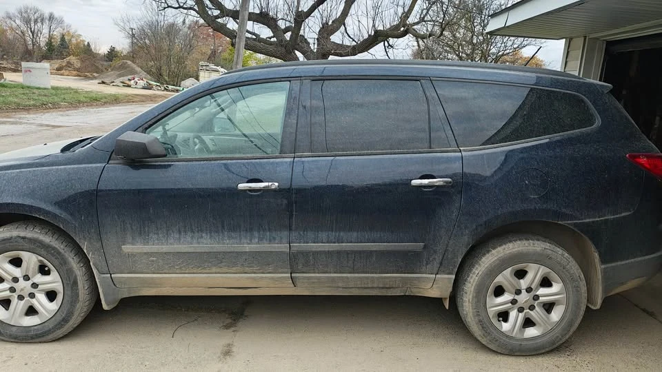 2011 Chevrolet Traverse - Image 2 of 8