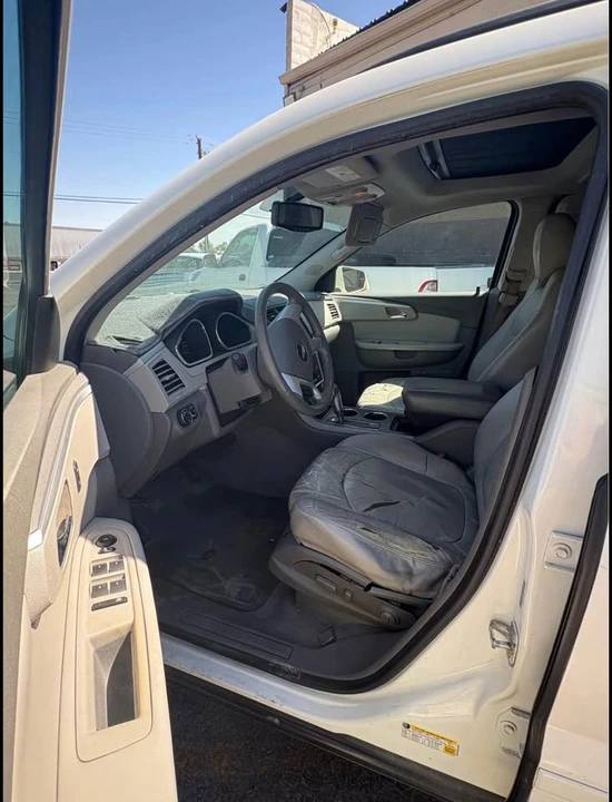 2011 Chevrolet Traverse - Image 3 of 5