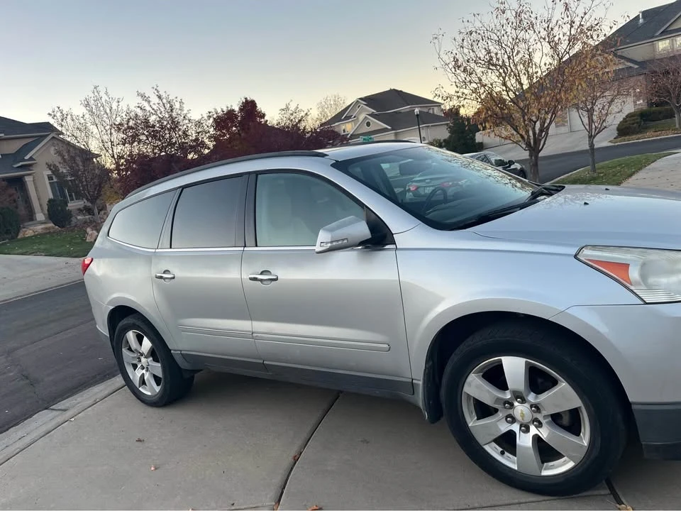 2011 Chevrolet Traverse - Image 3 of 10