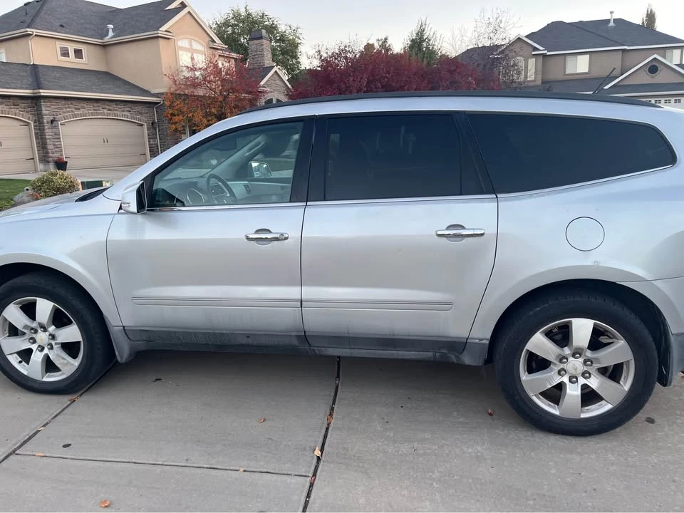 2011 Chevrolet Traverse - Image 5 of 10