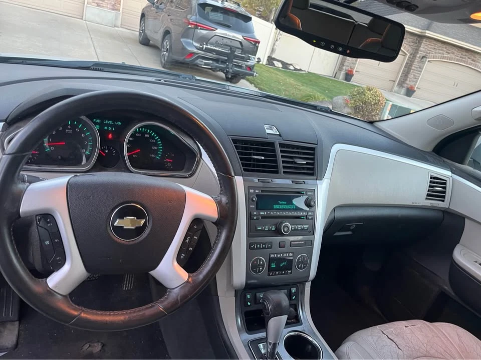 2011 Chevrolet Traverse - Image 7 of 10