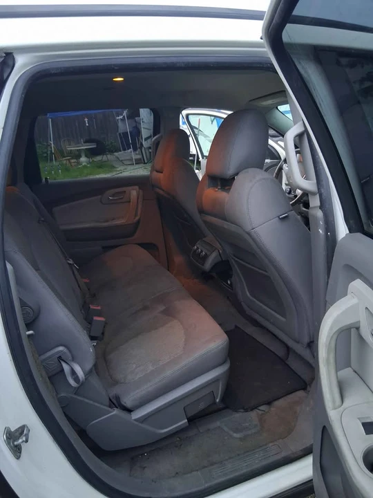 2011 Chevrolet Traverse - Image 12 of 13