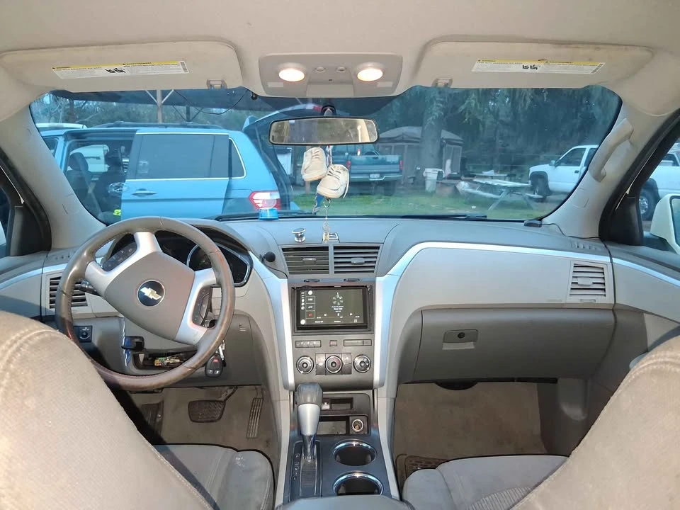 2011 Chevrolet Traverse - Image 7 of 13
