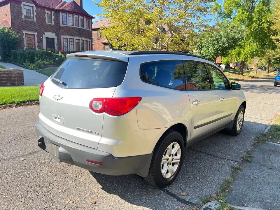 2011 Chevrolet Traverse - Image 19 of 20