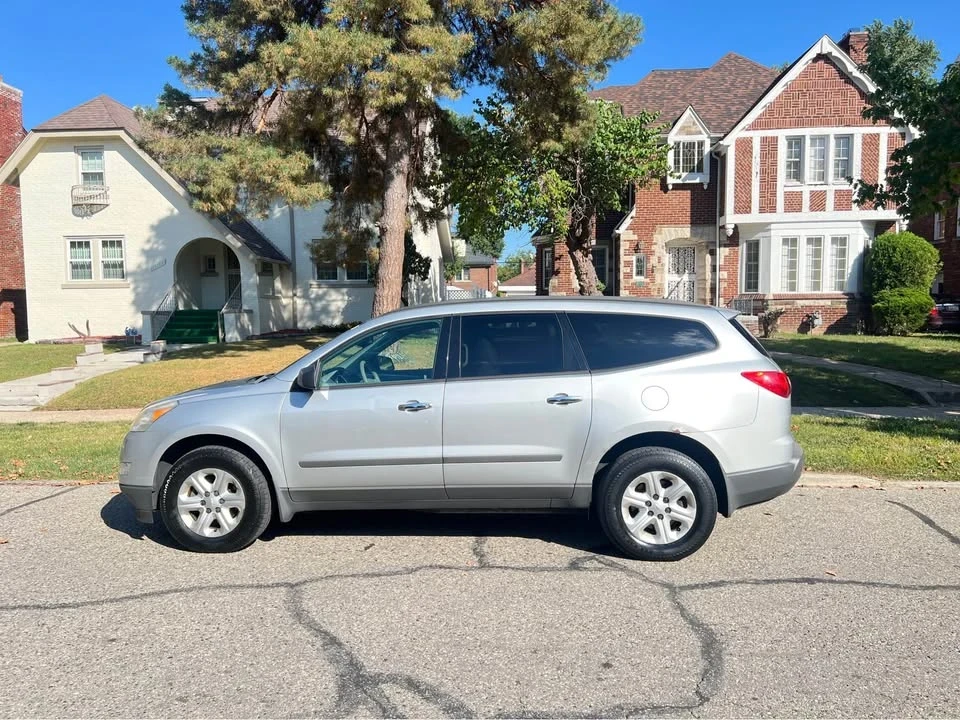 2011 Chevrolet Traverse - Image 5 of 20
