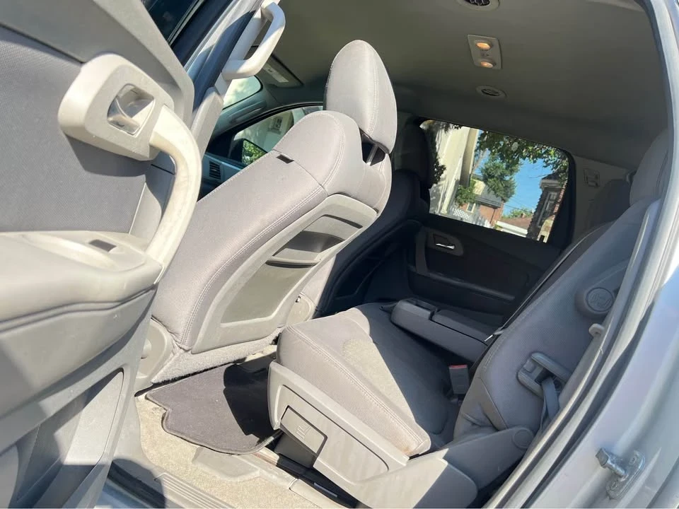 2011 Chevrolet Traverse - Image 9 of 20