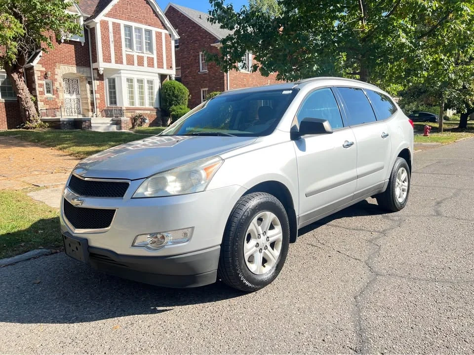 2011 Chevrolet Traverse - Image 3 of 20