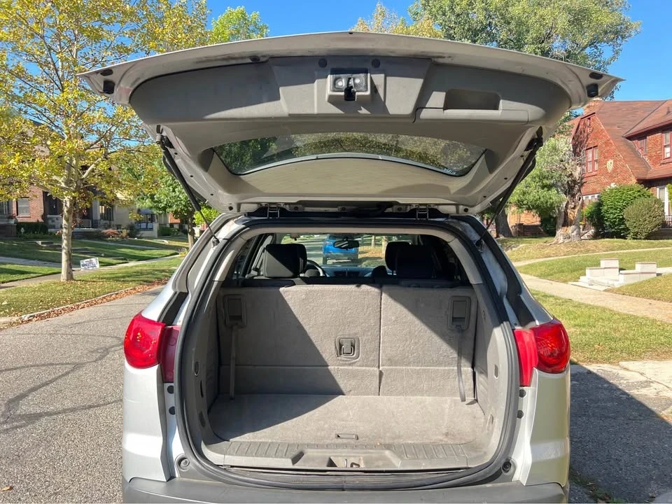 2011 Chevrolet Traverse - Image 15 of 20