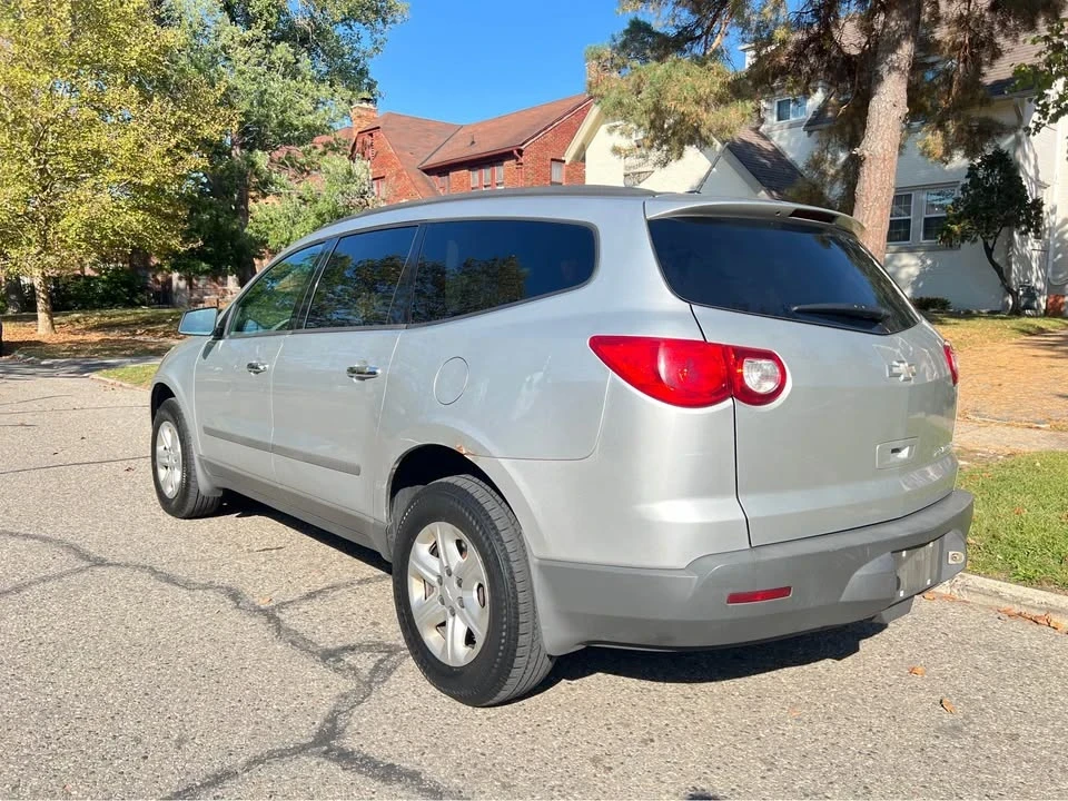 2011 Chevrolet Traverse - Image 18 of 20
