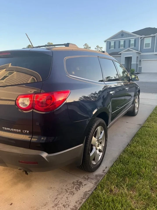 2011 Chevrolet Traverse - Image 6 of 10
