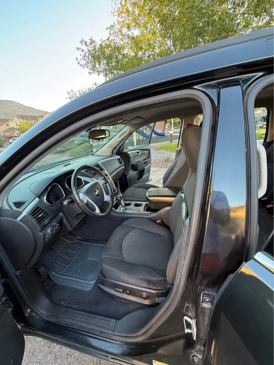 2011 Chevrolet Traverse - Image 11 of 19