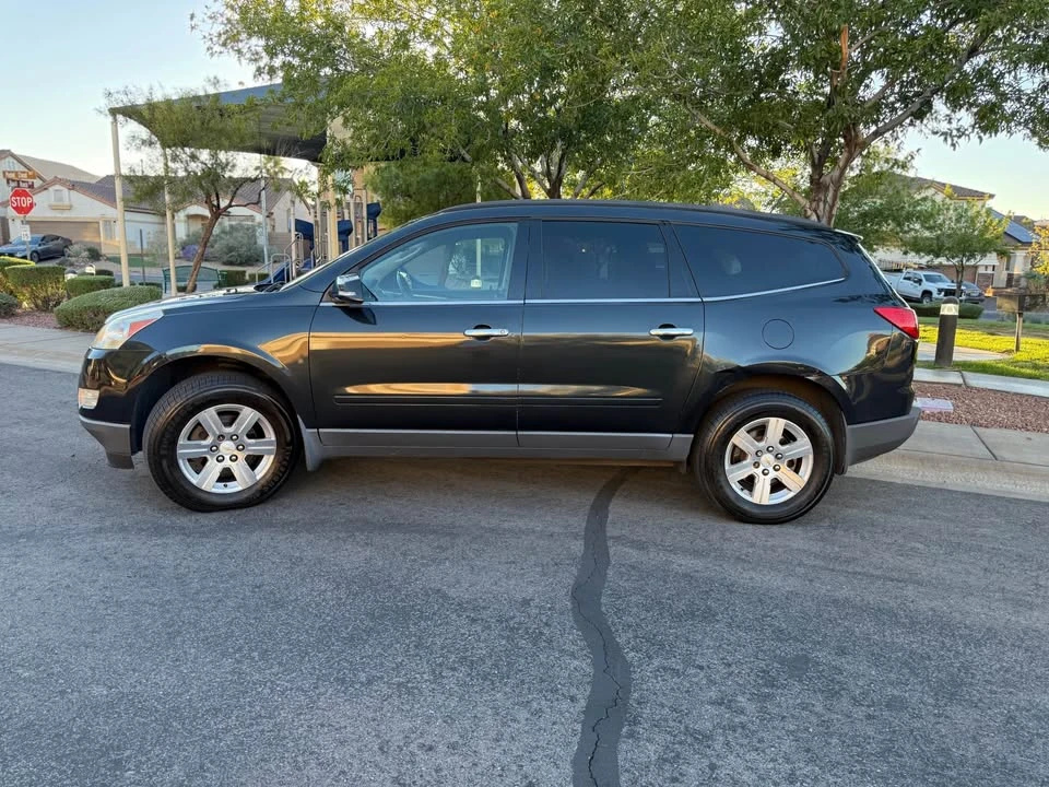 2011 Chevrolet Traverse - Image 5 of 19