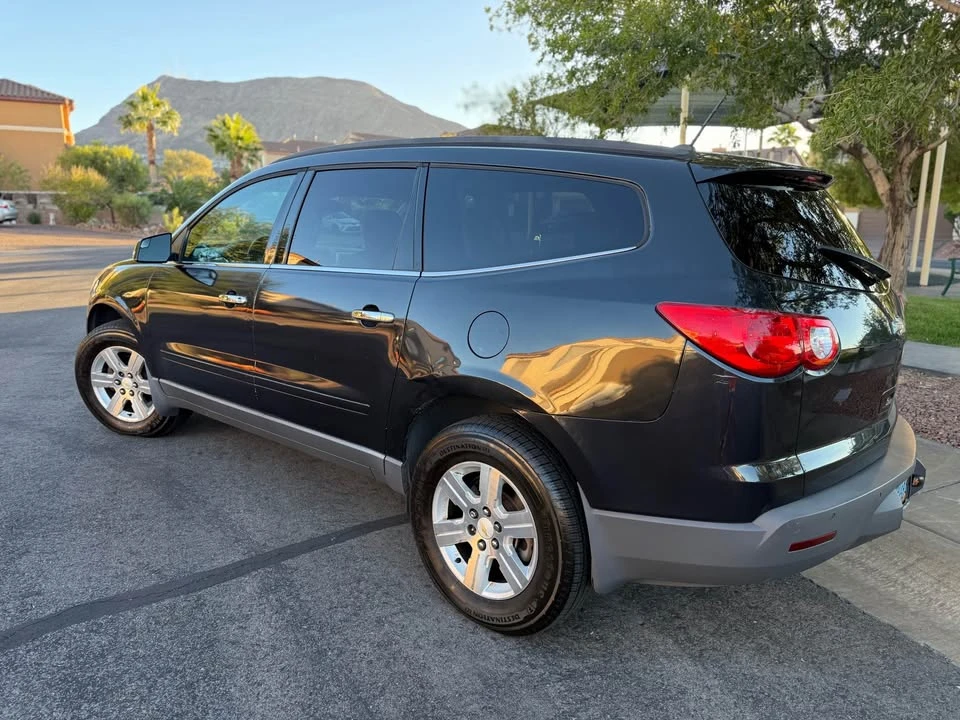 2011 Chevrolet Traverse - Image 3 of 19