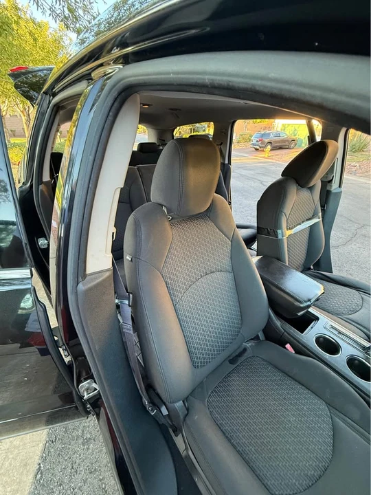 2011 Chevrolet Traverse - Image 14 of 19