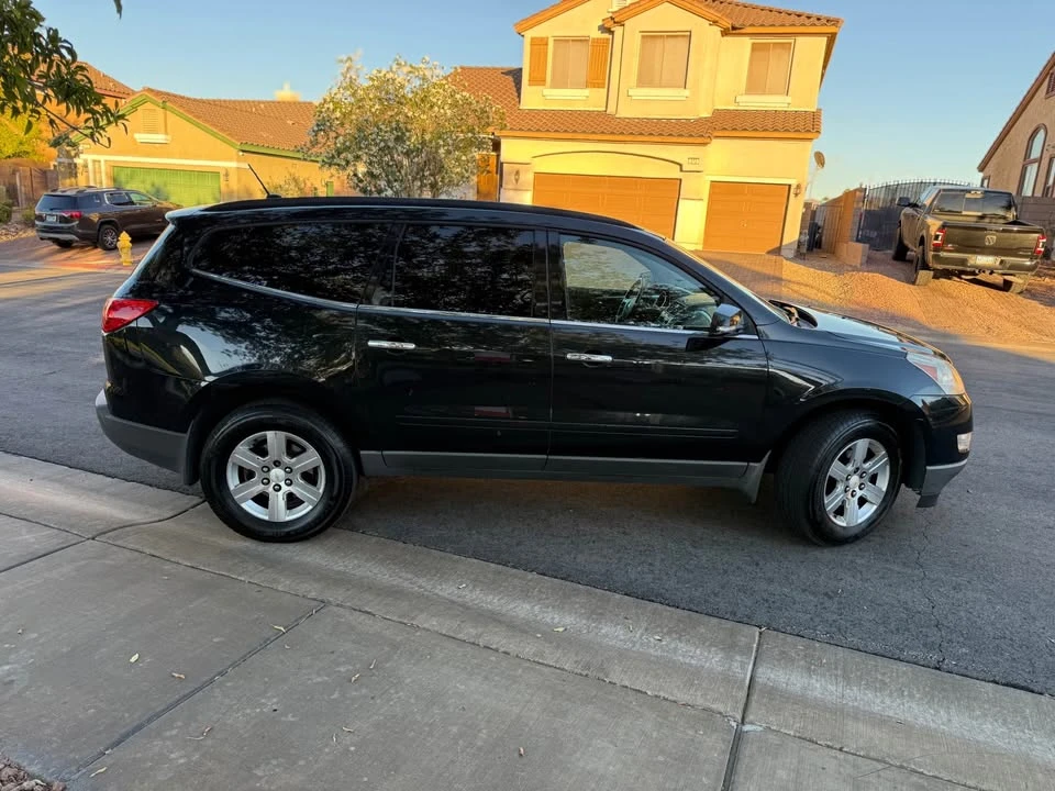 2011 Chevrolet Traverse - Image 6 of 19
