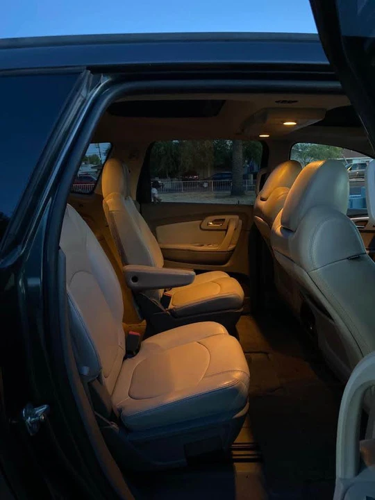 2011 Chevrolet Traverse - Image 5 of 6