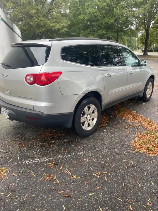 2011 Chevrolet Traverse - Image 5 of 13