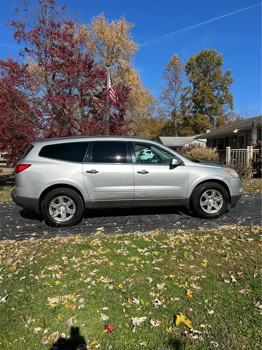 2011 Chevrolet Traverse - Image 4 of 14