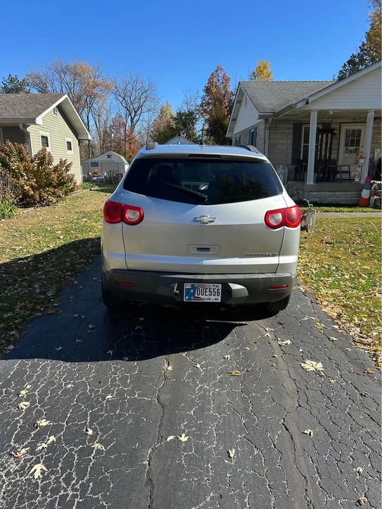 2011 Chevrolet Traverse - Image 2 of 14
