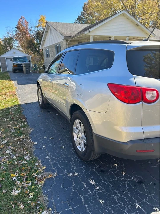 2011 Chevrolet Traverse - Image 7 of 14