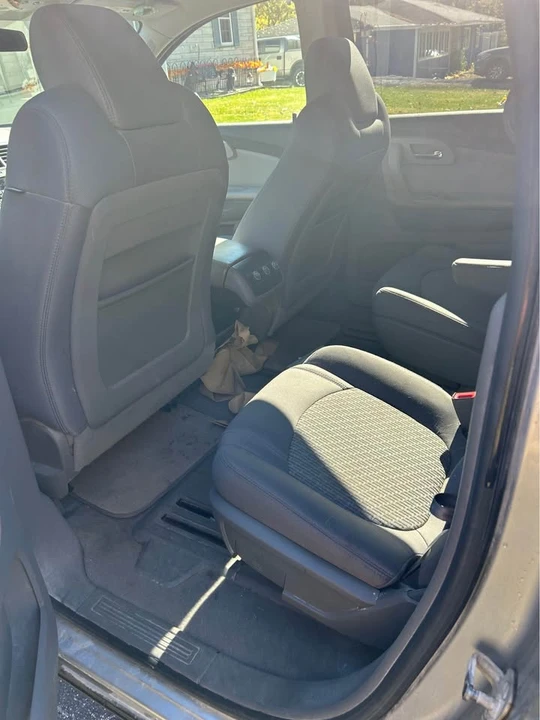 2011 Chevrolet Traverse - Image 13 of 14