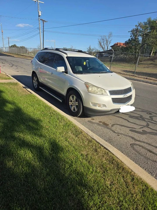 2011 Chevrolet Traverse - Image 3 of 10