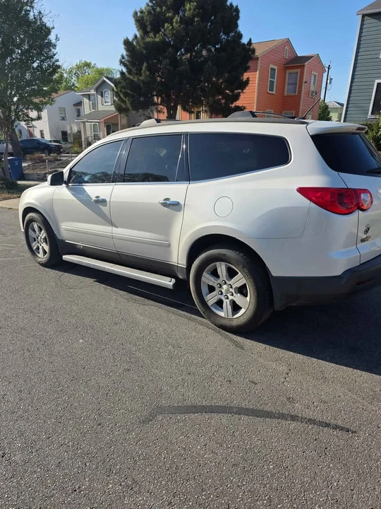 2011 Chevrolet Traverse - Image 5 of 10