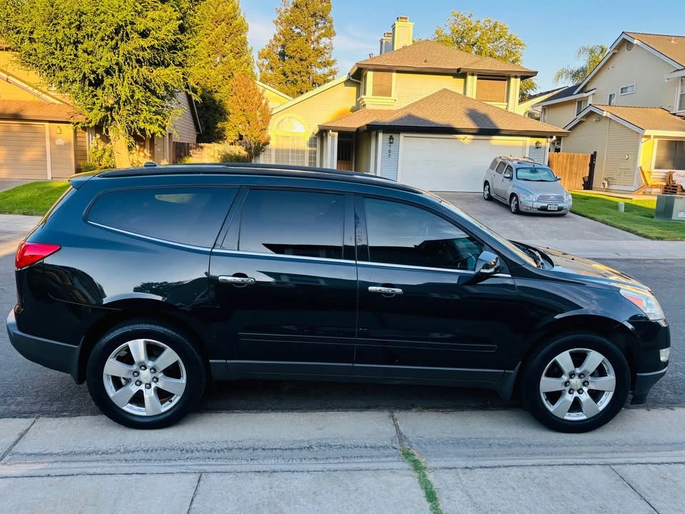 2011 Chevrolet Traverse - Image 5 of 15