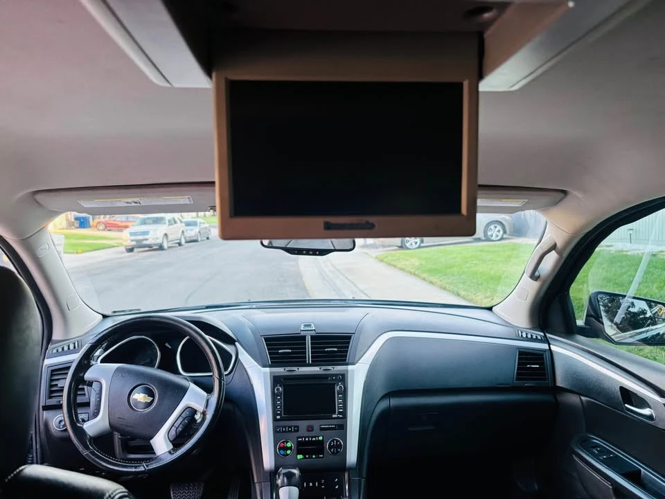 2011 Chevrolet Traverse - Image 14 of 15