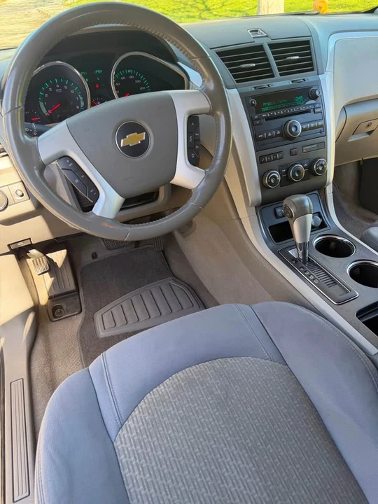 2011 Chevrolet Traverse - Image 11 of 19