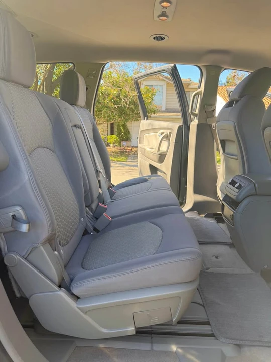 2011 Chevrolet Traverse - Image 14 of 19
