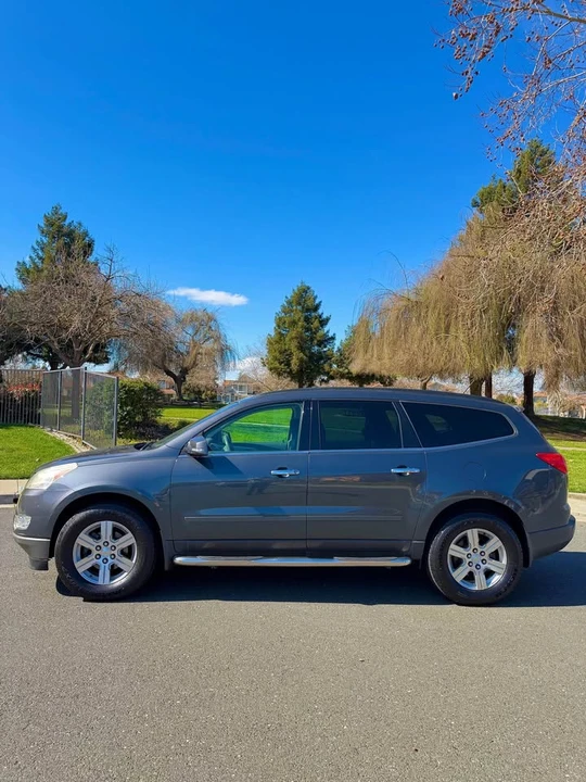 2011 Chevrolet Traverse - Image 3 of 19