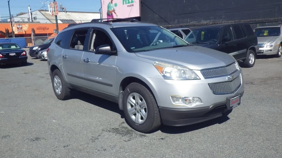 2011 Chevrolet Traverse - Image 7 of 15