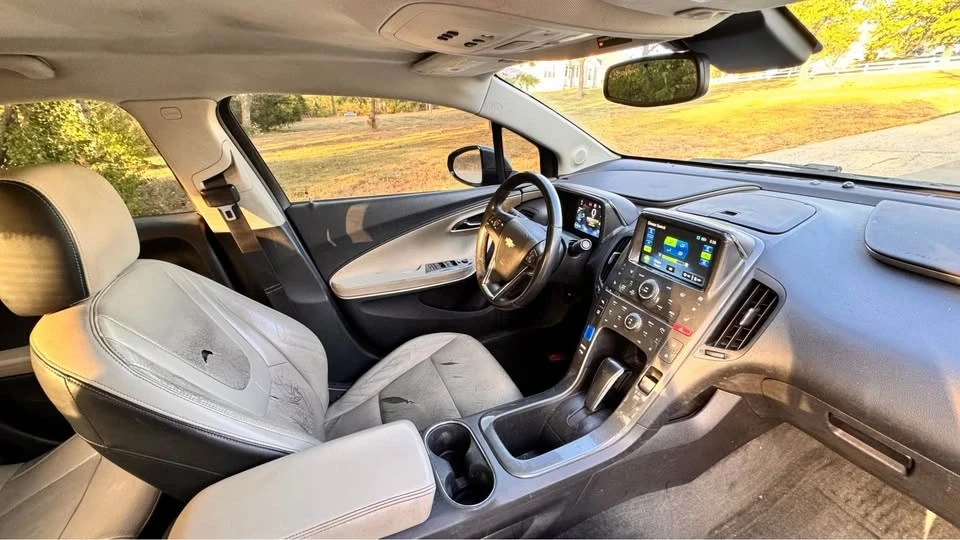 2011 Chevrolet Volt - Image 7 of 11