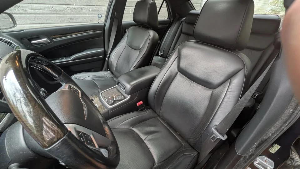2011 Chrysler 300 (2005-2023) - Image 6 of 14