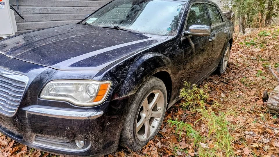2011 Chrysler 300 (2005-2023) - Image 2 of 14